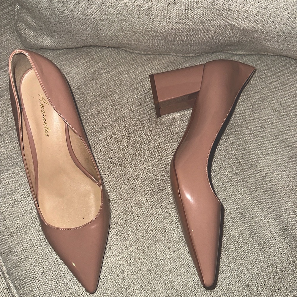 Amarantes Glossy Women's Pink Block Pointed Toe Heels size 8.5